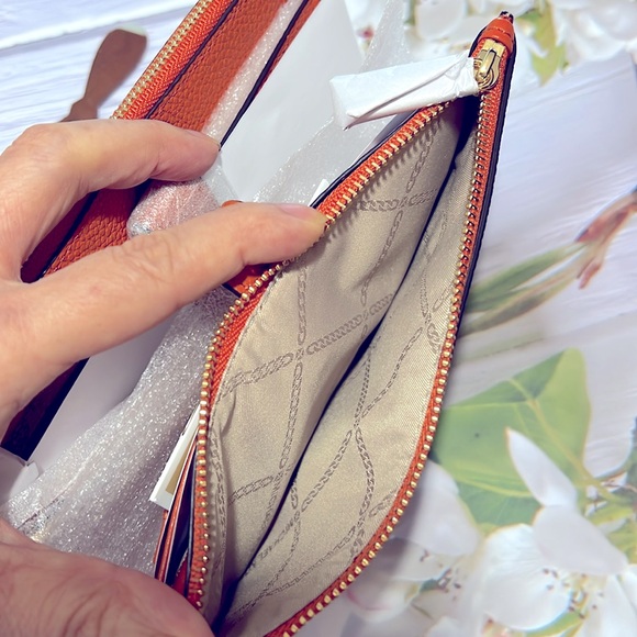 🌸 NWT MICHAEL KORS JETSET DOUBLE ZIP PEBBLED LEATHER PHONE WRISTLET BURNT ORANGE